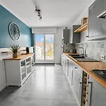 Maison Avec Terrasse, Jardin Proche De Lille *