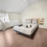 Maison Avec Terrasse, Jardin Proche De Lille *