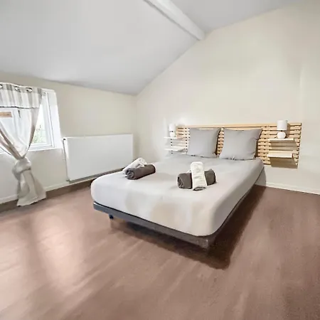 Maison Avec Terrasse, Jardin Proche De Lille *